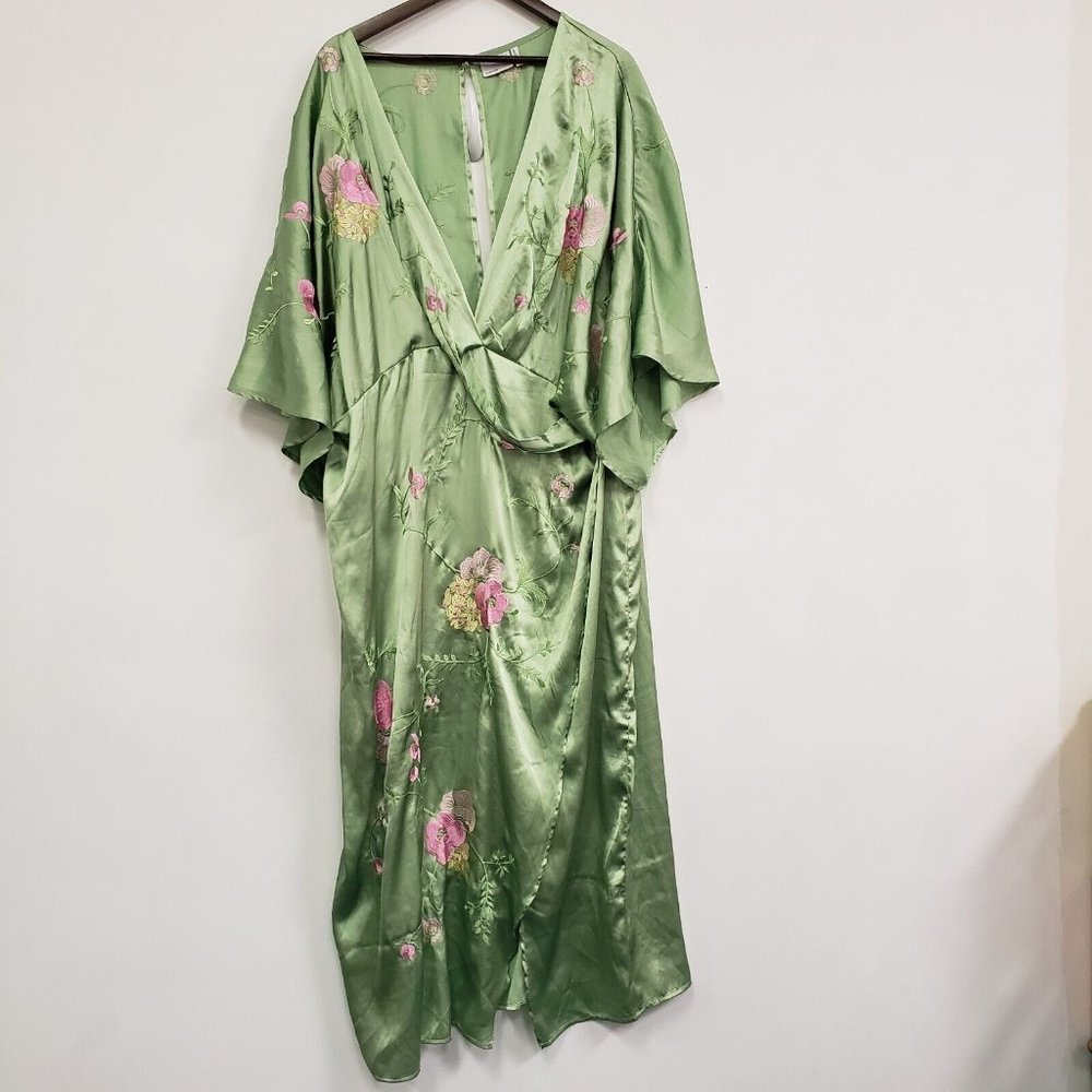 Asos Design Curve Womens Faux Wrap Satin Dress Size 24 Green Embroidered Kimono